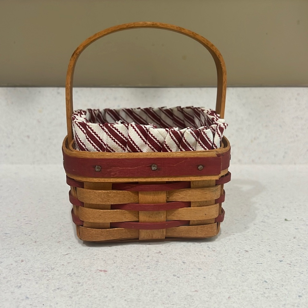 1993 Longaberger Valentine's Basket.  1993. Comes with liner & plastic protector